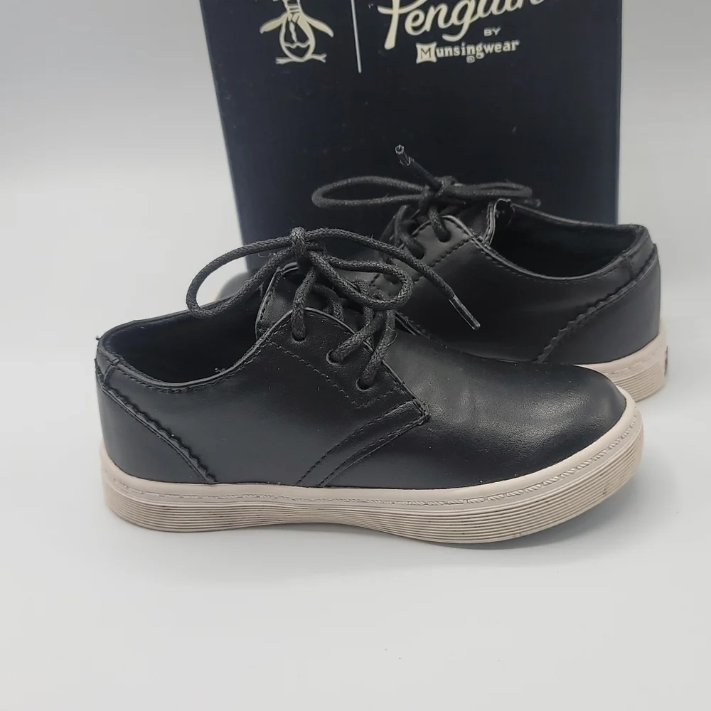 An Original Penguin by munsingwear boys oxfords size 9C